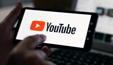 Brief exposure to uplifting YouTube clips eases depressive feelings