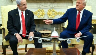 Netanyahu basks in Trump endorsement week before election