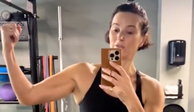 How Elizabeth Day, 47, builds strong arms with daily exercises – 3 moves she relies on