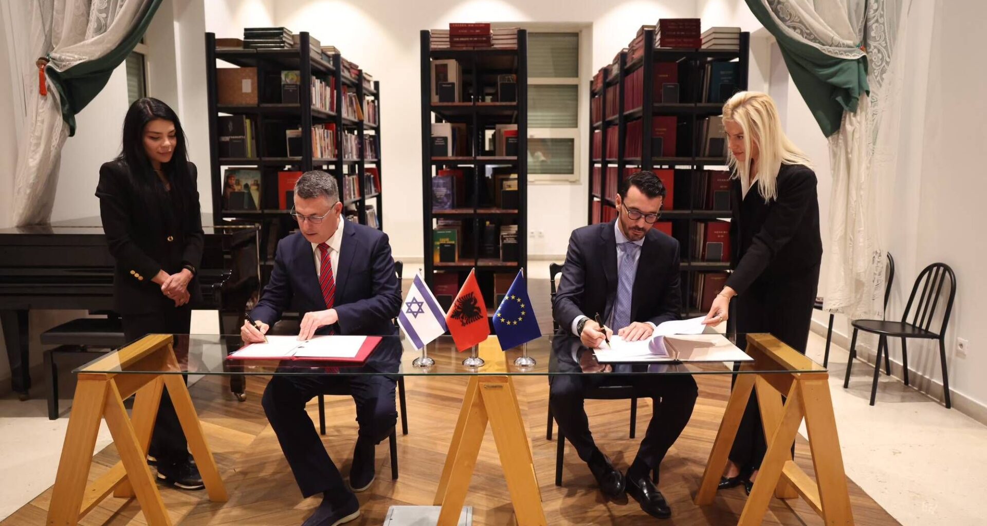 i24NEWS