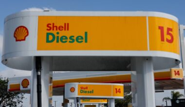 Shell nearly doubles quarterly profit year-on-year