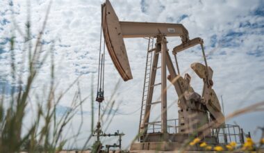 Oil price today: WTI, Brent rise