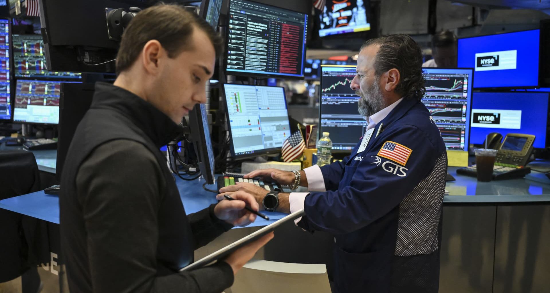 S&P 500 ex-AI index catches up after tech selloff