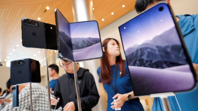 Apple’s iPhone Duo gets good response in China despite eye-popping price tag