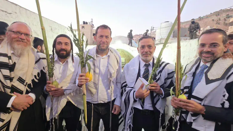 Joseph's Tomb: Thanksgiving prayers for the Flydubai miracle