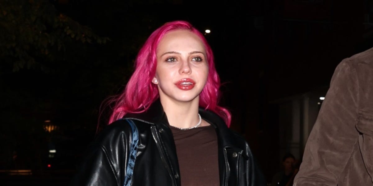 Adéla Swaps Her Theatrical Style for a Surprisingly Simple After-Party Date-Night Look