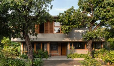 House Beyond the Mango Trees / inLe architects