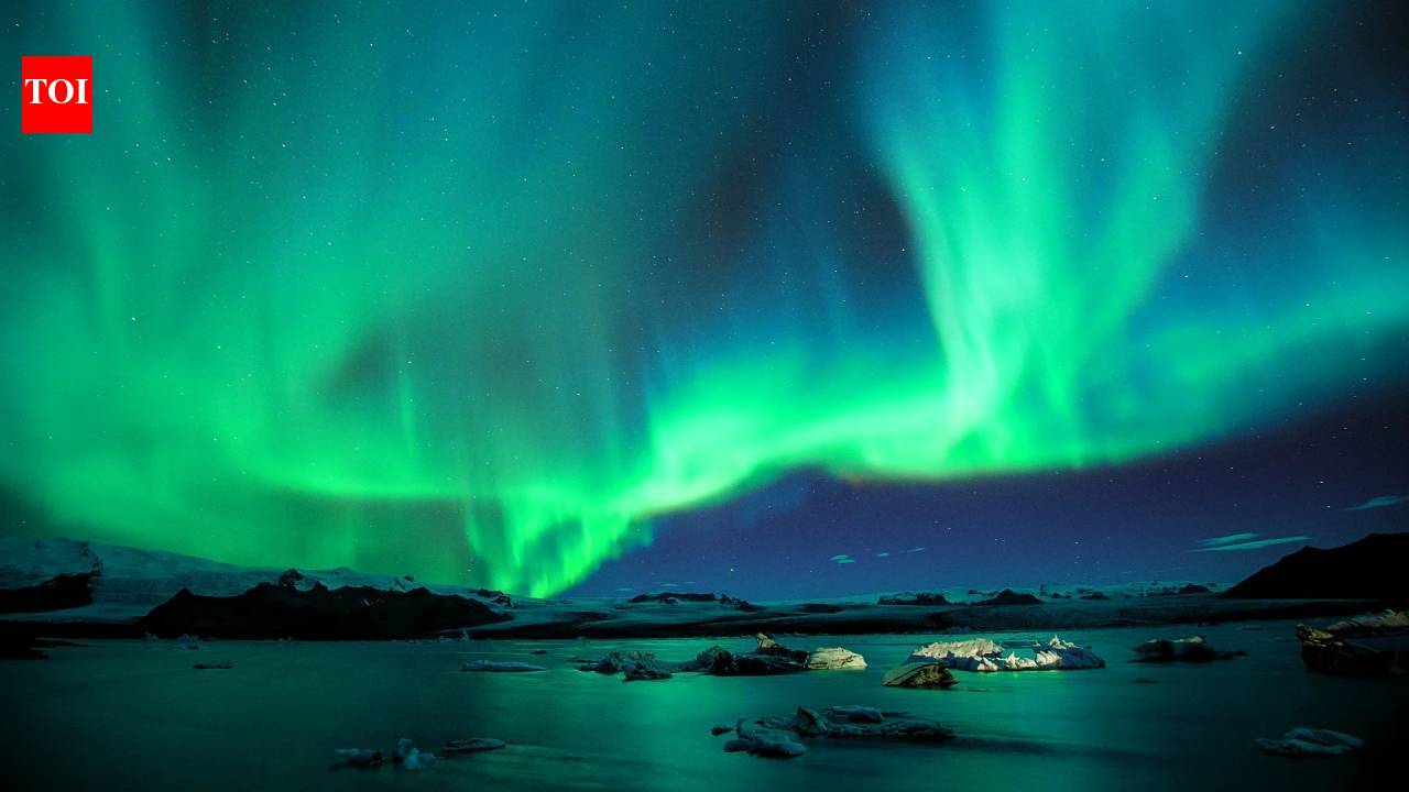 Northern lights may return to US and Canada tonight: Where and when to watch the October 8-9 aurora sky show as CME nears Earth and triggers possible G1-G2 geomagnetic storm