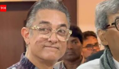 Aamir Khan stops dyeing his hair; says the process had become boring; Subhash Ghai explains, 'he's studying character' | Hindi Movie News