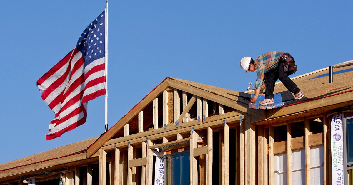 A major housing indicator just flashed its most negative reading in 14 years
