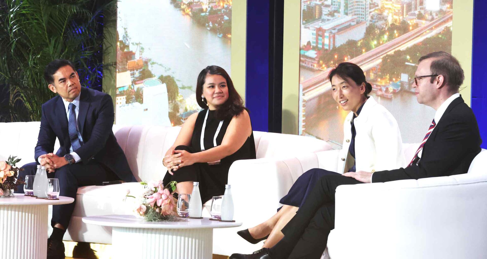 Asia's AI boom is benefiting business owners, not consumers, economists say