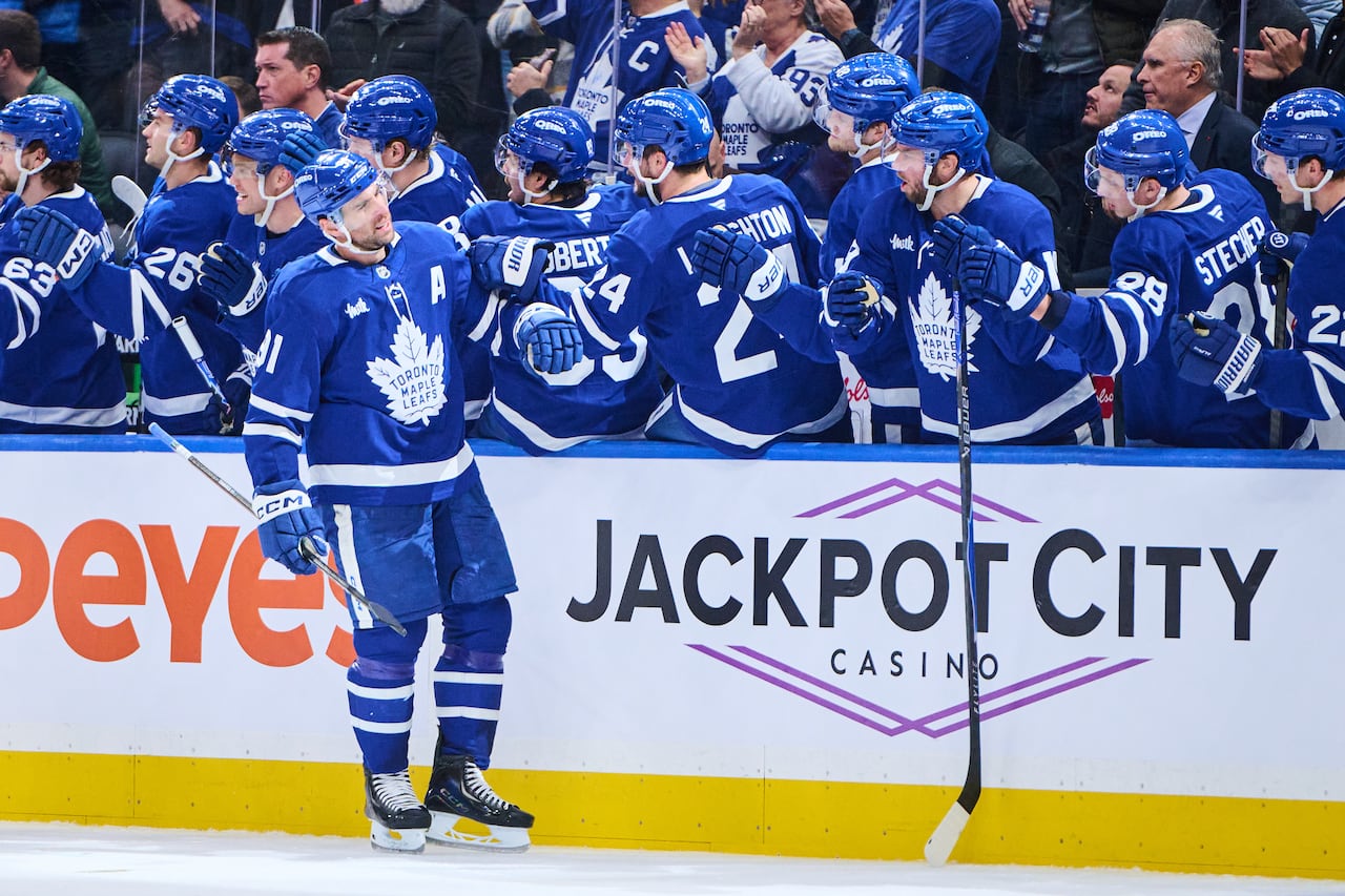Leafs players and text that reads "jackpot City"