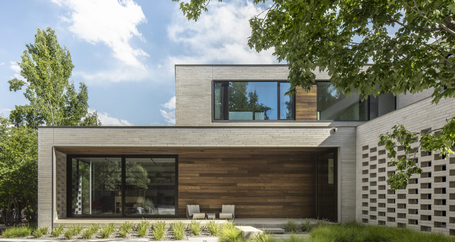 Parkside Villa / Studio B Architecture + Interiors