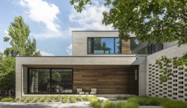 Parkside Villa / Studio B Architecture + Interiors
