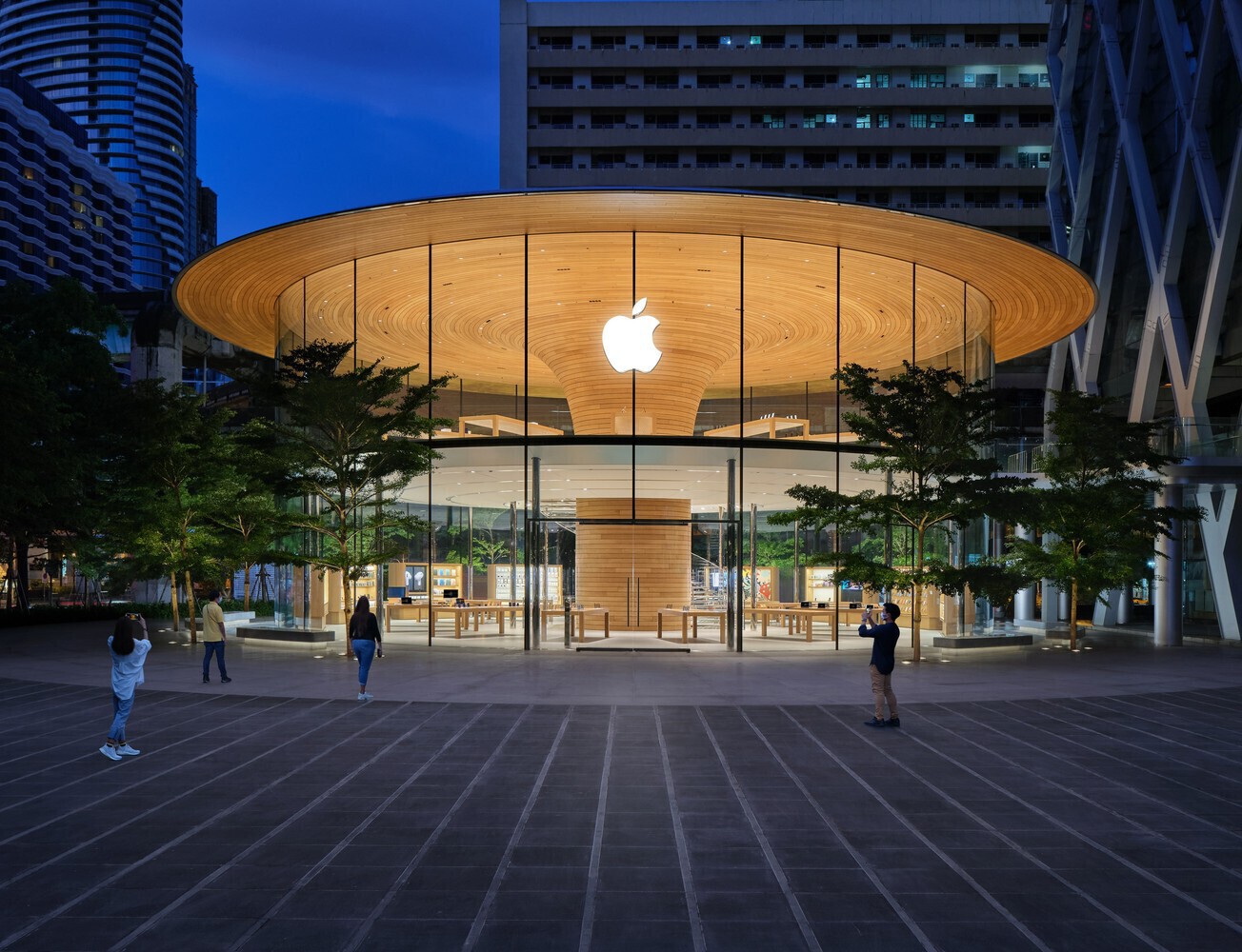 Learning from Capitalism: How Postmodern Architecture Became the Language of American Business