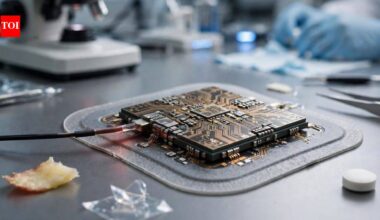 University of Cambridge researchers develop a $10 spectrometer chip that identifies food, plastics and pharmaceuticals, with potential applications in wearable health monitoring |