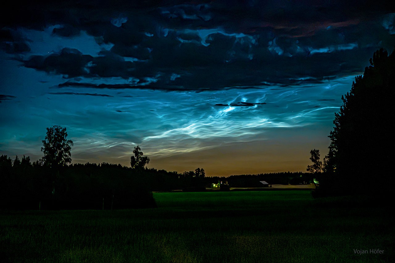 APOD: 2026 October 27 - Noctilucent Clouds over Sweden