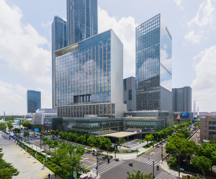 Shanghai Science and Technology Investment Tower Mixed-Use Development  / NBBJ - Exterior Photography, Cityscape