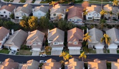 Mortgage rates hit highest point since 2023, Treasury yields rise
