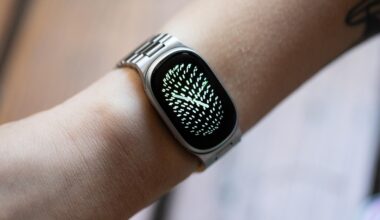 Everything old is new again with the Fitbit Edge