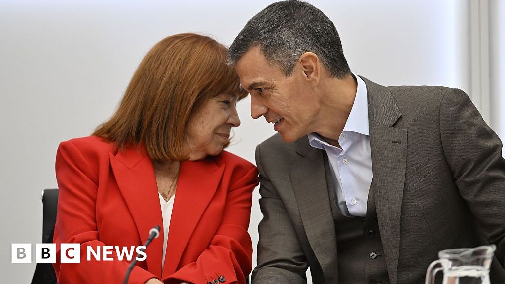 Spain PM pins hopes on housing crisis to help win snap election - BBC