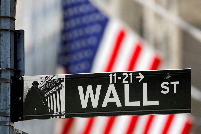 S&P 500 rises as traders shift from AI to healthcare