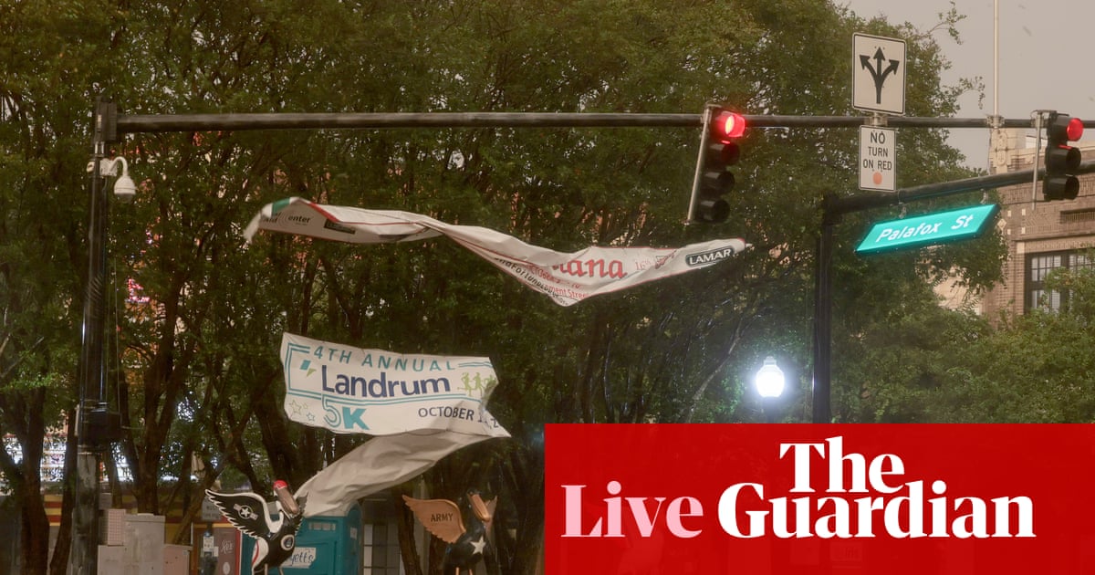 Hurricane Isaias latest updates: at least four people dead and hundreds of thousands without power | Hurricane Isaias