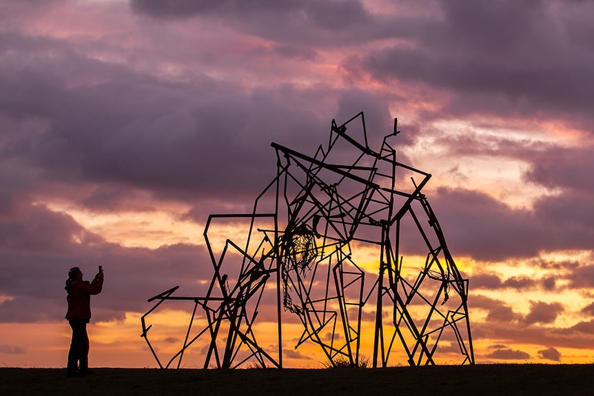 Harrie Fasher installation at sculptures by the sea