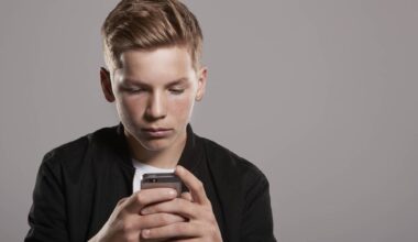 Sending 40 Snapchats in an evening may involve contact, but it does not produce anywhere near the same connection as laughing about something with somebody or simply being bored in one another’s company, says Colman. 