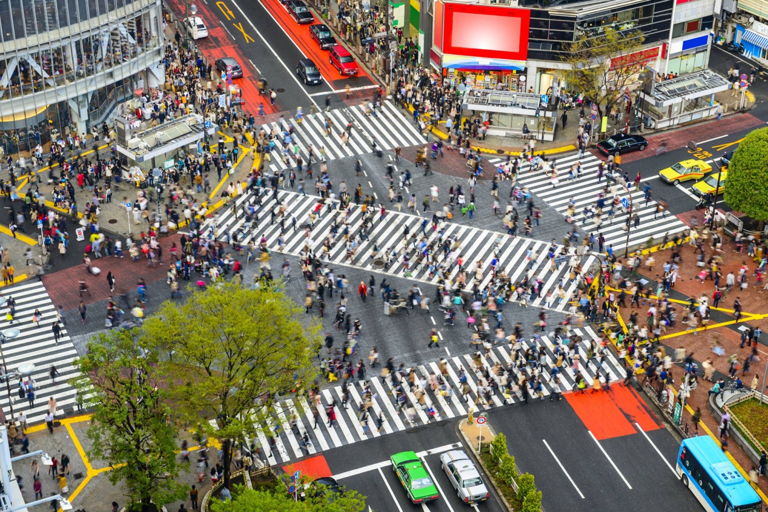 Japanese inflation breaks 2% for the first time this year
