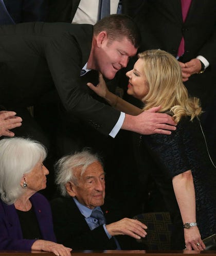 Australian billionaire James Packer with Sara Netanyahu at the time of Prime Minister Benjamin Netanyahu's Washington visit, in 2015. Credit: AFP Australian billionaire James Packer with Sara Netanyahu at the time of Prime Minister Benjamin Netanyahu's Washington visit, in 2015.