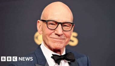 'Irreplaceable legend': Tributes pour in for Sir Patrick Stewart - BBC