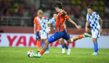 Bangkok Post - Port collapse as Persib strike twice late