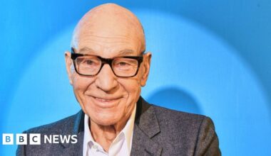 Sir Patrick Stewart: Actor who moved effortlessly between Star Trek and Shakespeare - BBC