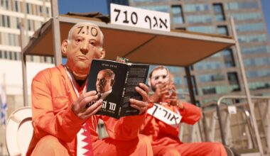 Non-Stick Netanyahu: Will Surging Scandals Make a Difference?