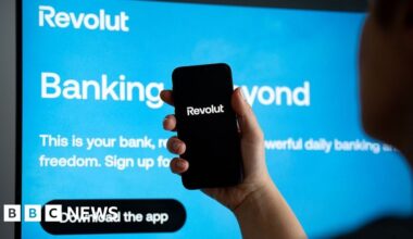 Revolut down as thousands of users report app not working - BBC