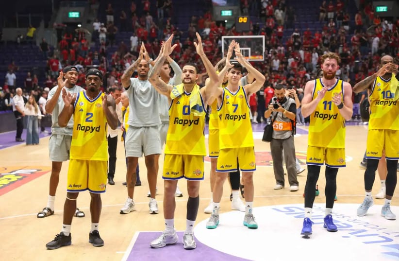 Maccabi Tel Aviv players.