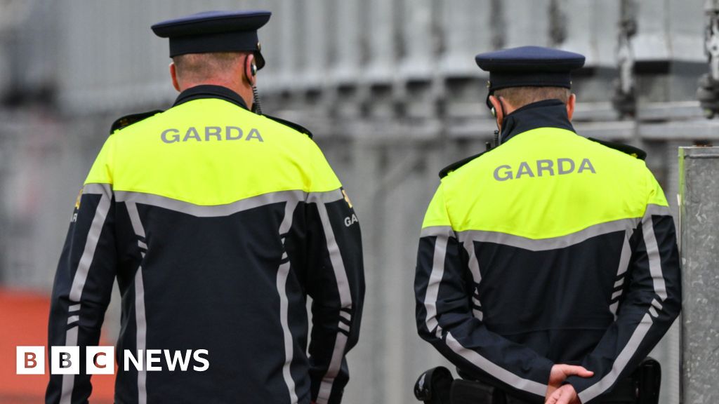Irish police social media accounts breached by hackers - BBC