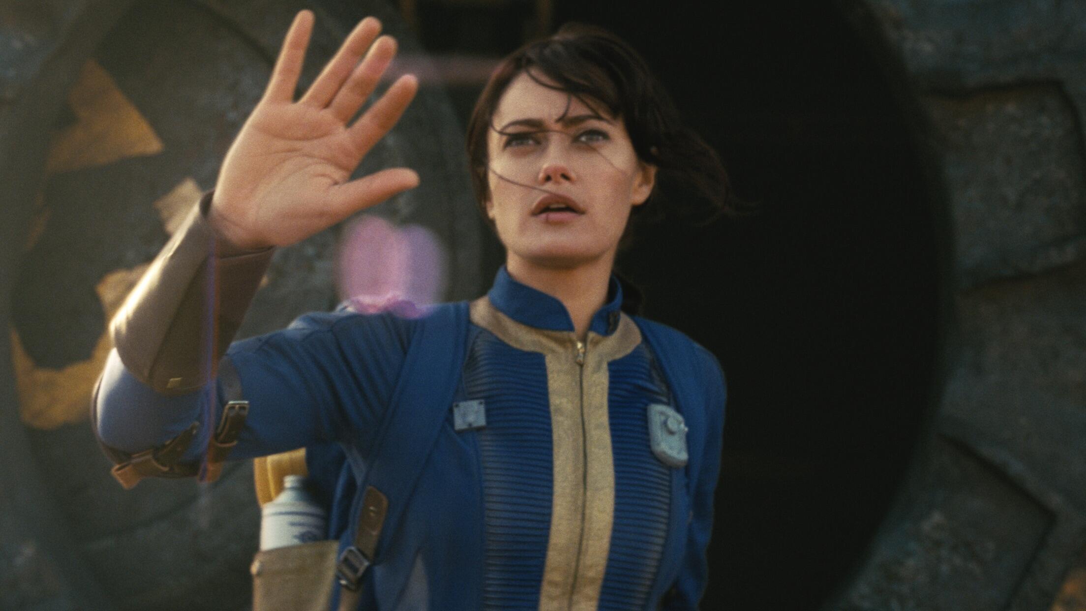 Ella Purnell as Lucy in production still from Fallout.