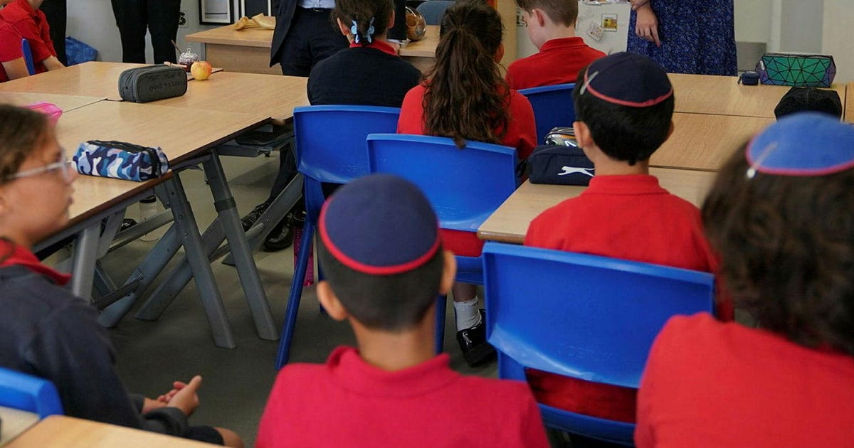 U.K. Set to Adopt Sweeping Measures to Combat Antisemitism in English Schools - Haaretz