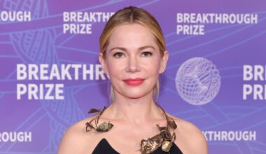 Julia Stiles Talked to Michelle Williams for ‘DWTS’ Tribute
