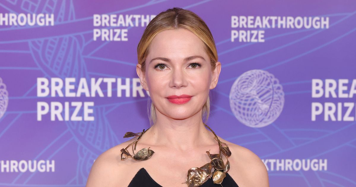 Julia Stiles Talked to Michelle Williams for ‘DWTS’ Tribute