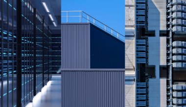 CoreWeave and Data Center Bonds Slide on Capex and Debt Overhang Concerns