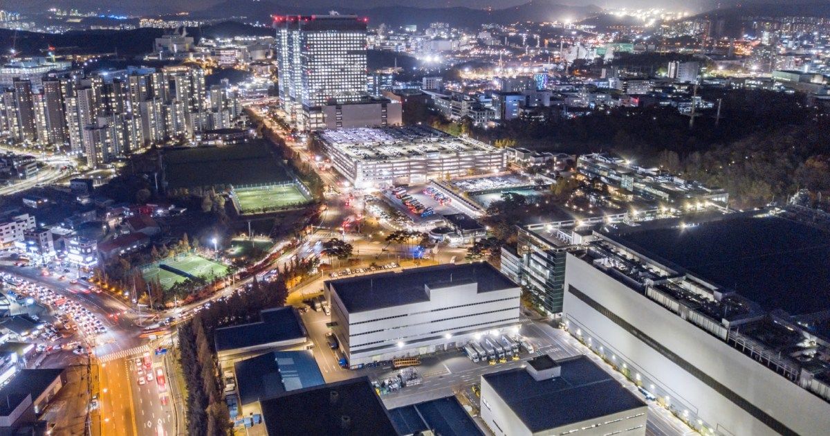 South Korea’s exports hit record high on AI boom | Business and Economy News