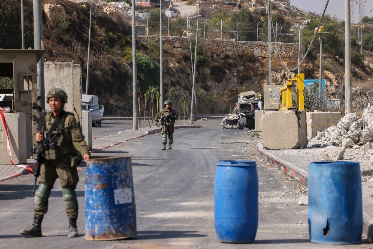 Israeli forces fire tear gas, point lasers at journalists, raid office in West Bank 