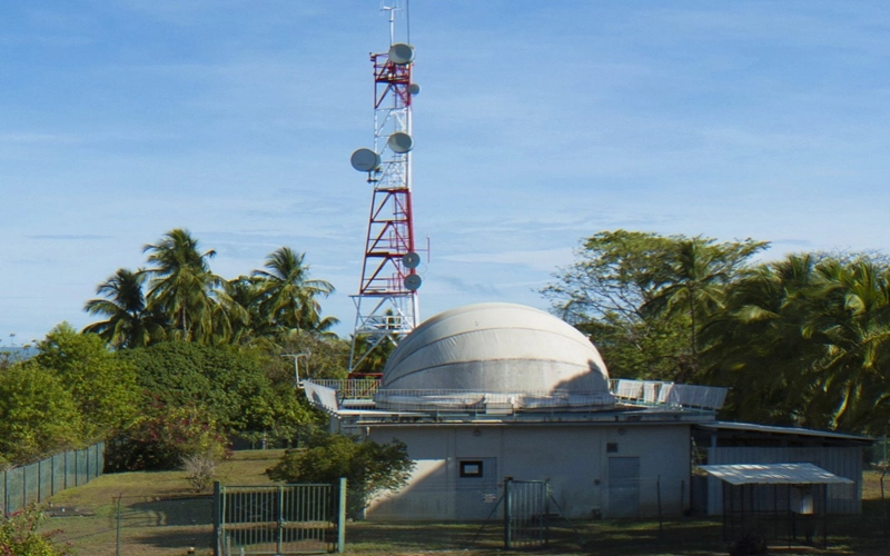 CNES plans to replace ageing launch-tracking equipment at the Guiana Space Centre with three new automated optical tracking turrets.