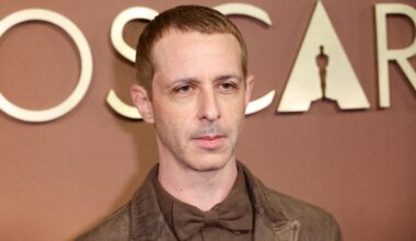 Jeremy Strong Defends His Method Acting