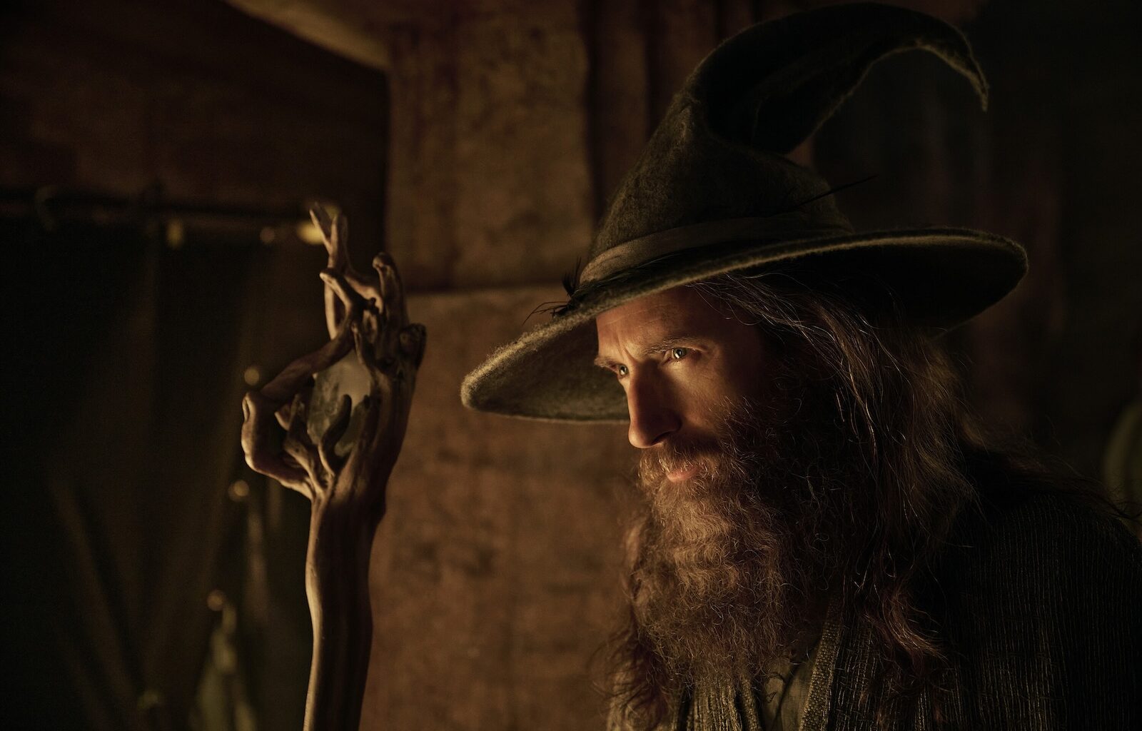 Daniel Weyman as Gandalf