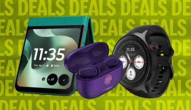 Motorola Deal: Get a Free Smartwatch and Earbuds When You Buy a Razr