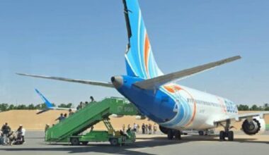 Plumber Passenger Pulls Control Column, Halts Flydubai Jet's Extreme Descent - 조선일보